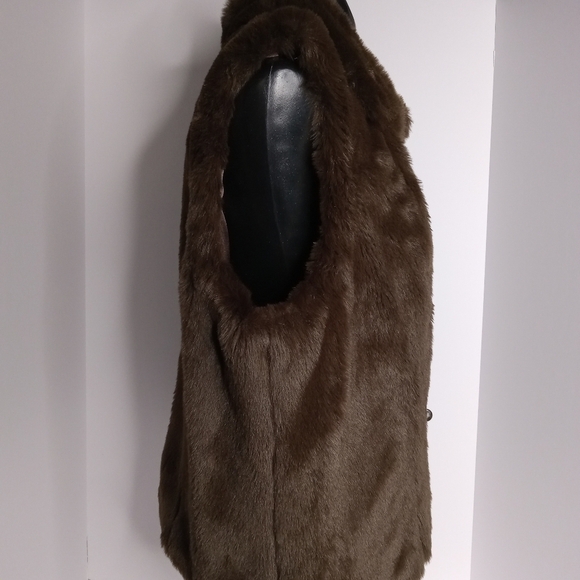 METRO 7 BROWN FAUX FUR VEST WITH 3 TOGGLE BUTTON CLOSURES‎ SIZE XL - Picture 8 of 15